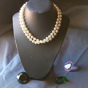Elegant Pearl Necklace